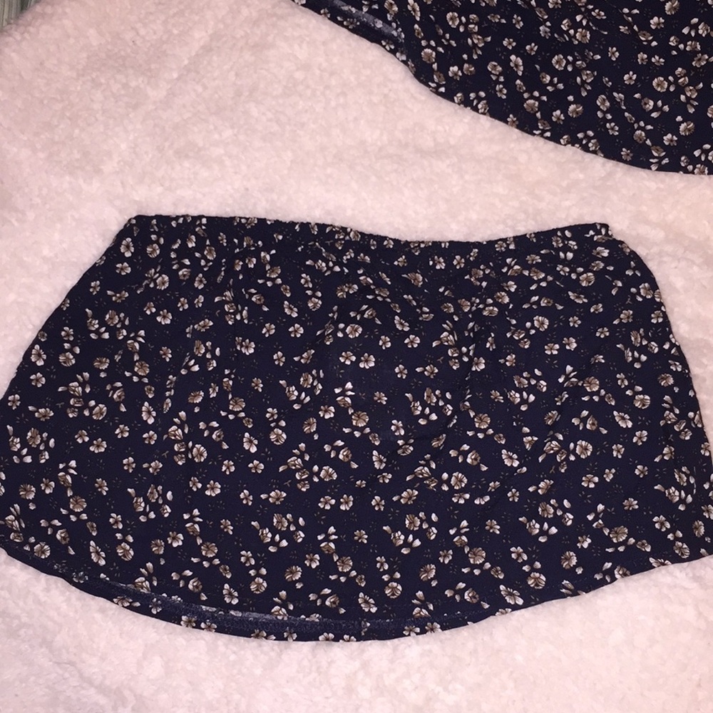 Brandy melville flowy tube top